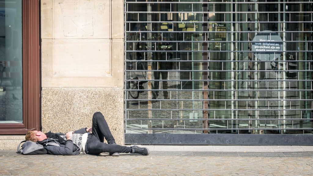 Rotterdam neemt maatregelen tegen daklozen en bedelaars op kruispunten