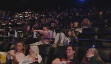 Om middernacht in de bios voor Wicked 2 - NOS Jeugdjournaal