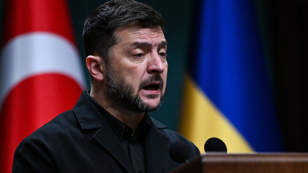 Zelensky zit 'in perfecte storm', nu alles tegen Oekraïne samenkomt