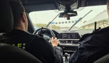 Hardleerse weggebruiker krijgt meer dan 30 boetes voor vasthouden telefoon