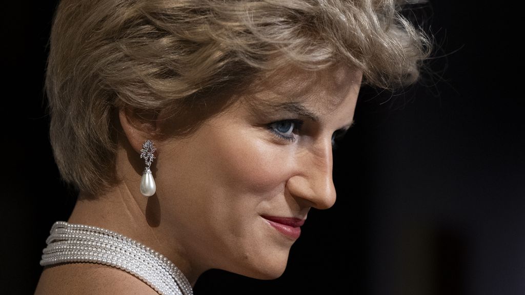 Diana in 'wraakjurk' te zien in wassenbeeldenmuseum Parijs