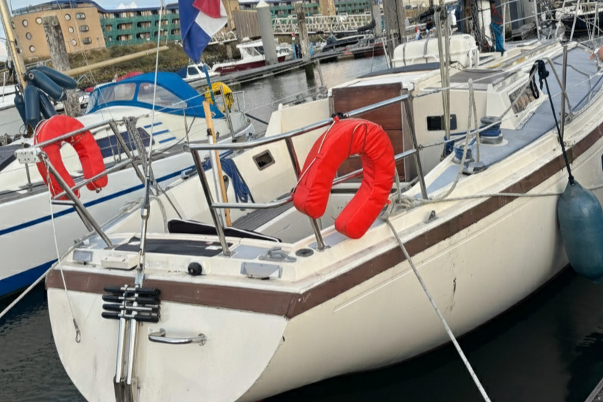 Verdachte aangehouden voor mensensmokkel; zeiljacht in beslag genomen | Nieuwsbericht