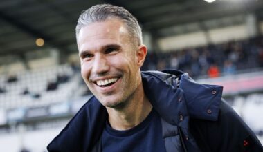 Van Persie ziet twee extra blessuregevallen, maar ook Valente op 'roze wolk'