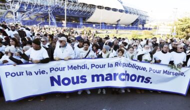 Duizenden mensen bij stille tocht Marseille na moord drugsgeweld
