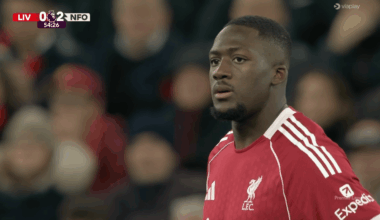 Kijkers hebben het massaal over reactie van Konaté na genadeloze wissel Arne Slot