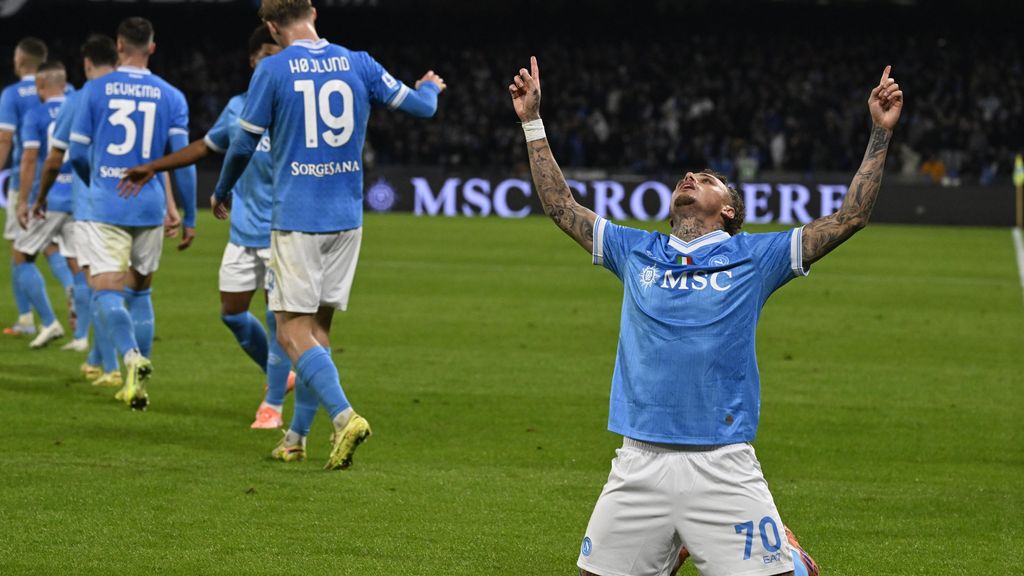 Emotionele Lang maakt eerste doelpunt voor Napoli, rentree De Jong en Pogba