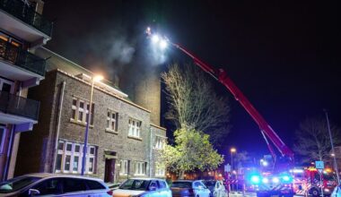 Veel rook bij brand in pastorie naast kerk in Schiedam