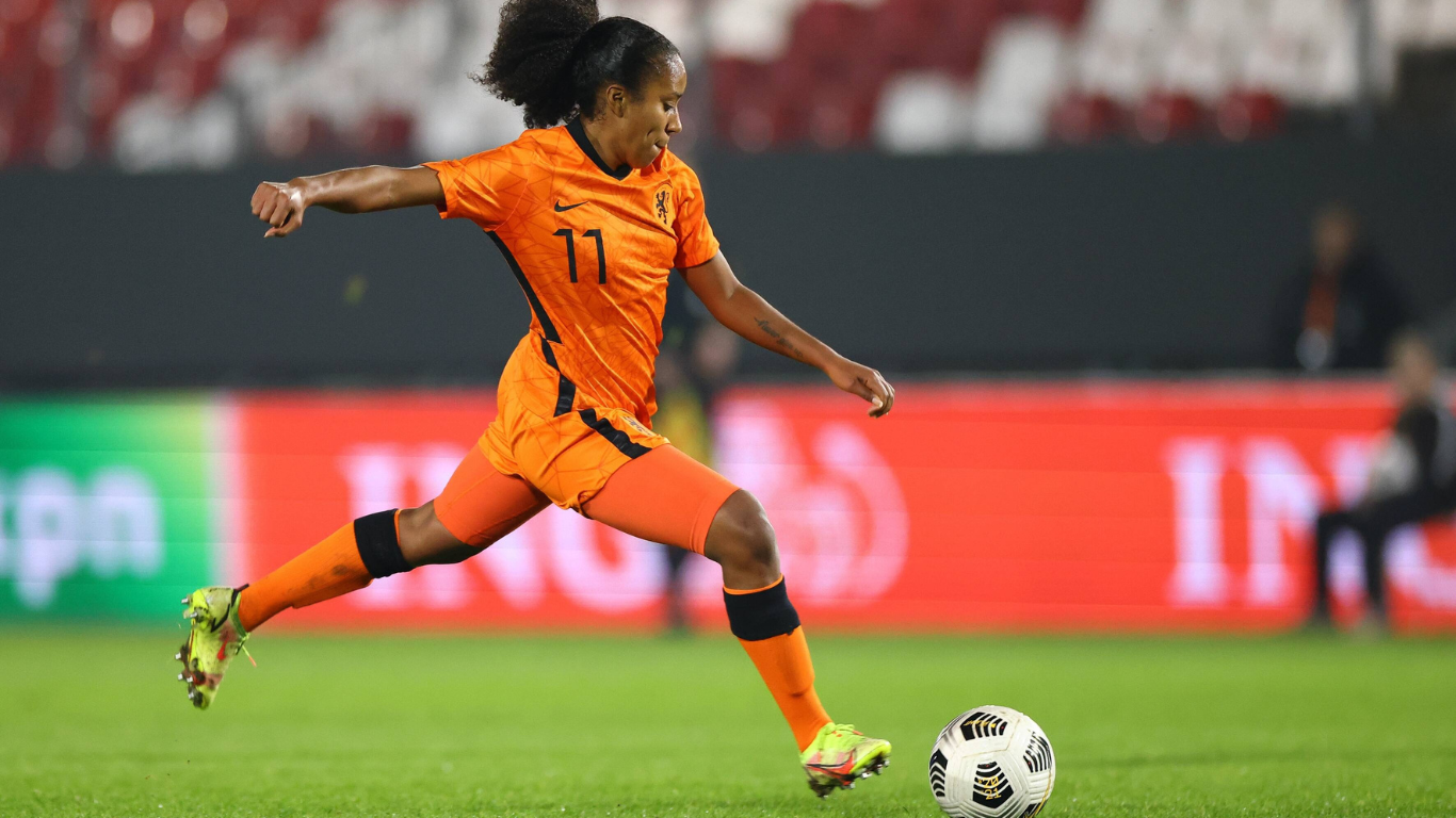 Opnieuw kiest Oranje-international voor Suriname: 'Eerbetoon aan mijn familie' - Mee Met Oranje