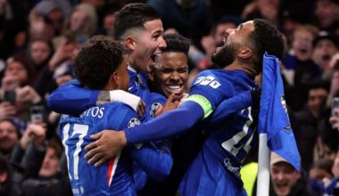 Chelsea walst over Barcelona-tiental heen, City buigt voor vlekkeloze Flekken