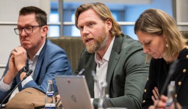 Smith betuigt spijt over conflict met topatlete Thiam bij hoorzitting parlement