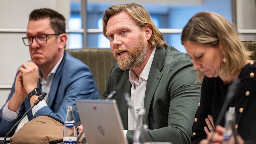 Smith betuigt spijt over conflict met topatlete Thiam bij hoorzitting parlement