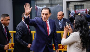 Oud-president Vizcarra van Peru veroordeeld tot 14 jaar cel voor corruptie