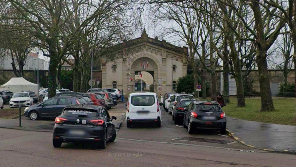 Twee gevangenen ontsnapt in Dijon, 'zaagden tralies door'