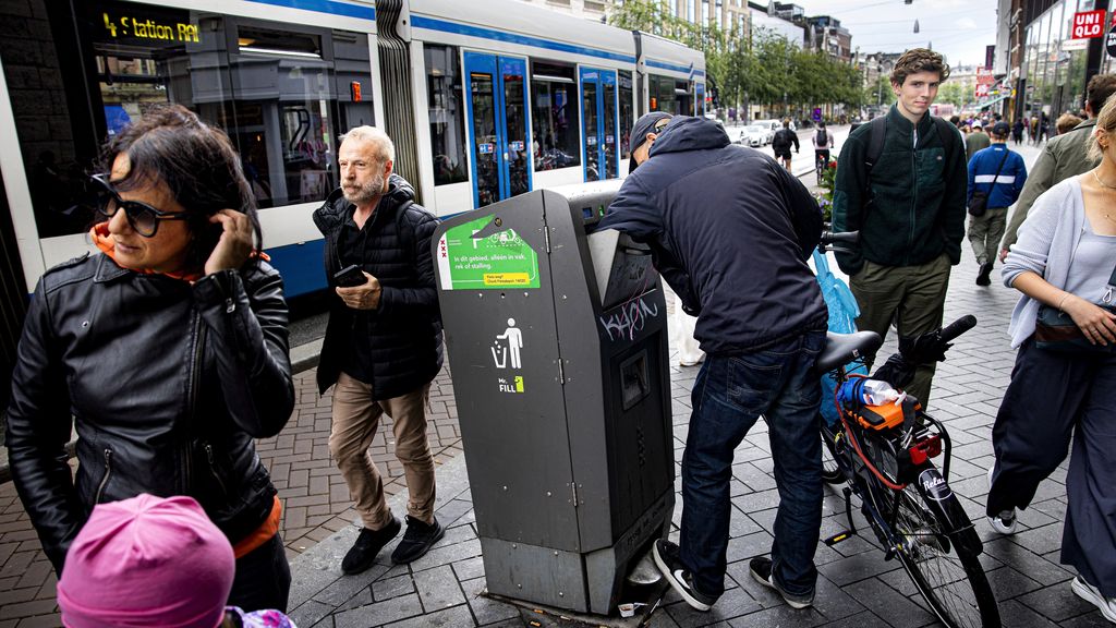 Win een prijs als je een flesje inlevert: nieuwe maatregelen tegen zwerfafval