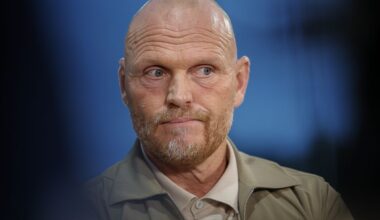 Overmars haalt ontslagen Twente-trainer Oosting naar Royal Antwerp FC