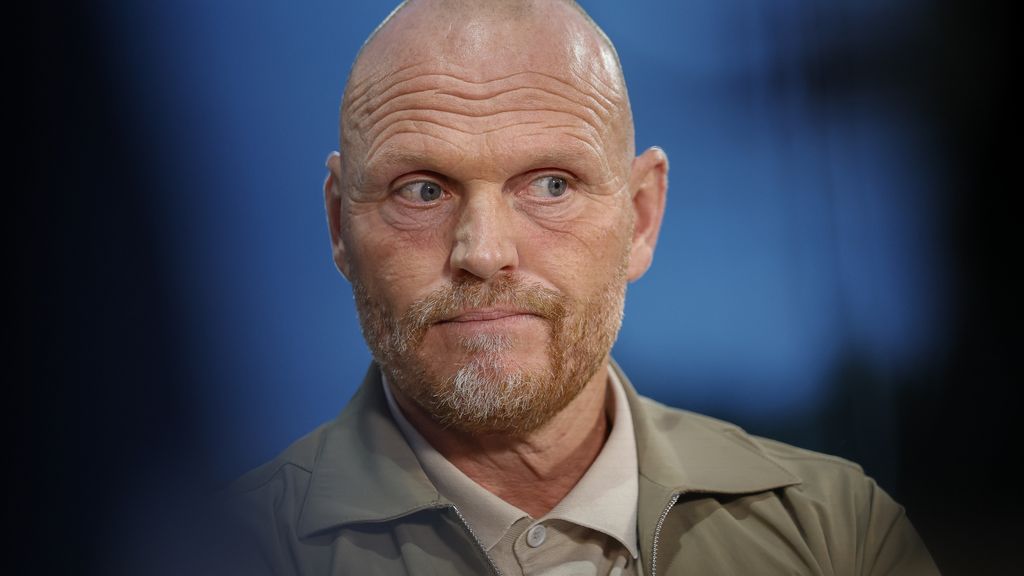 Overmars haalt ontslagen Twente-trainer Oosting naar Royal Antwerp FC