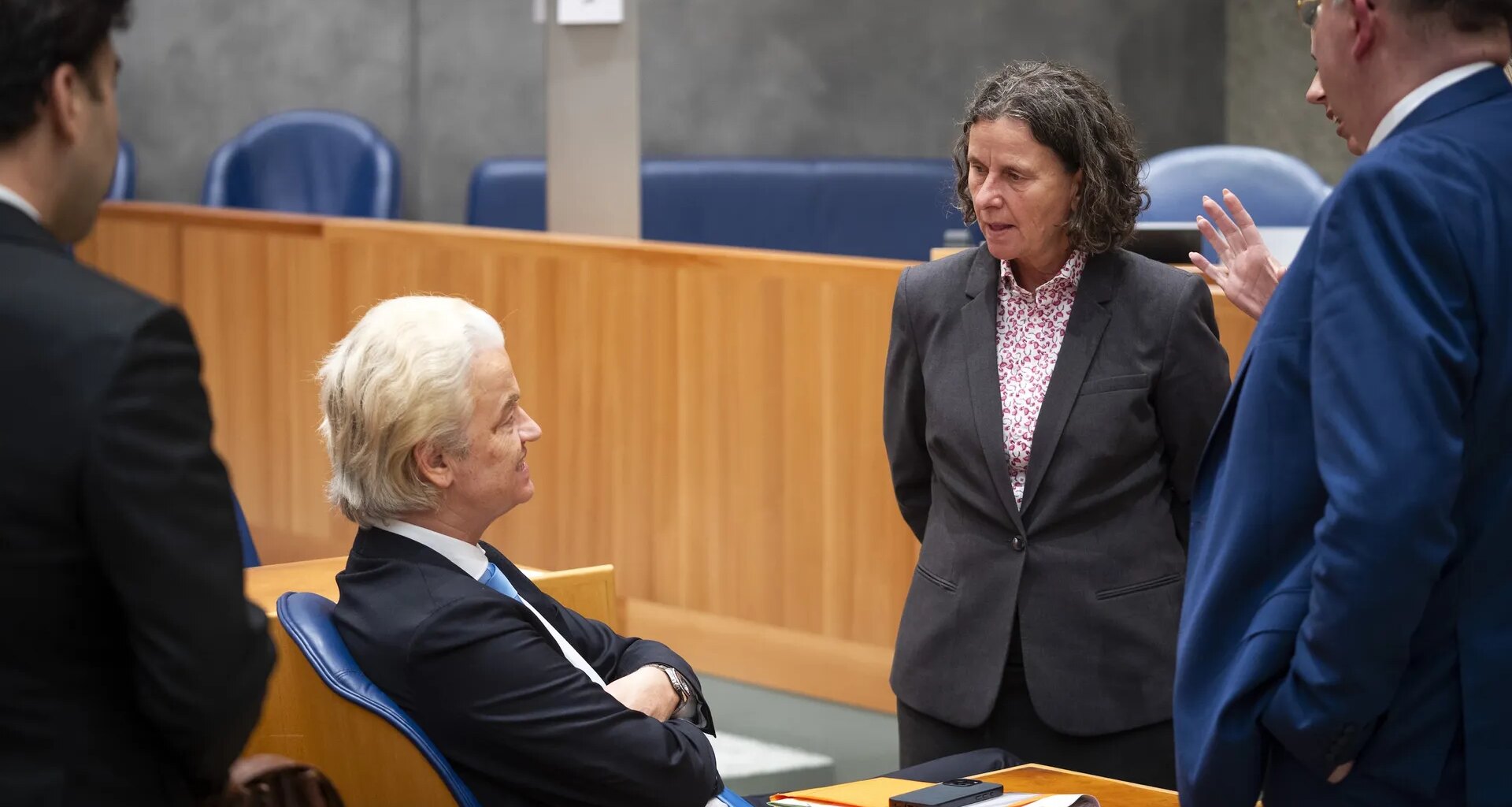 Burgemeester Venlo bedreigd na lastercampagne Wilders en Faber (PVV) - Joop