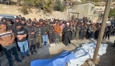 Dertien doden bij Israëlische arrestatieactie in dorp Beit Jinn in Syrië