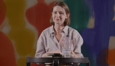 Bestsellerauteur Sally Rooney kan geen nieuw werk uitbrengen in VK door steun aan Palestine Action - Joop