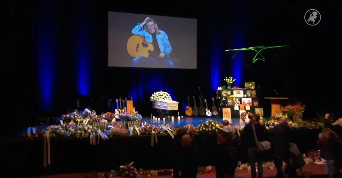 Uitvaart René Karst was 'mooi en intiem met een klein gezelschap'