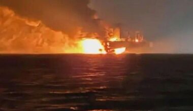 Aanvallen op Kyiv, olietankers op Zwarte Zee in brand