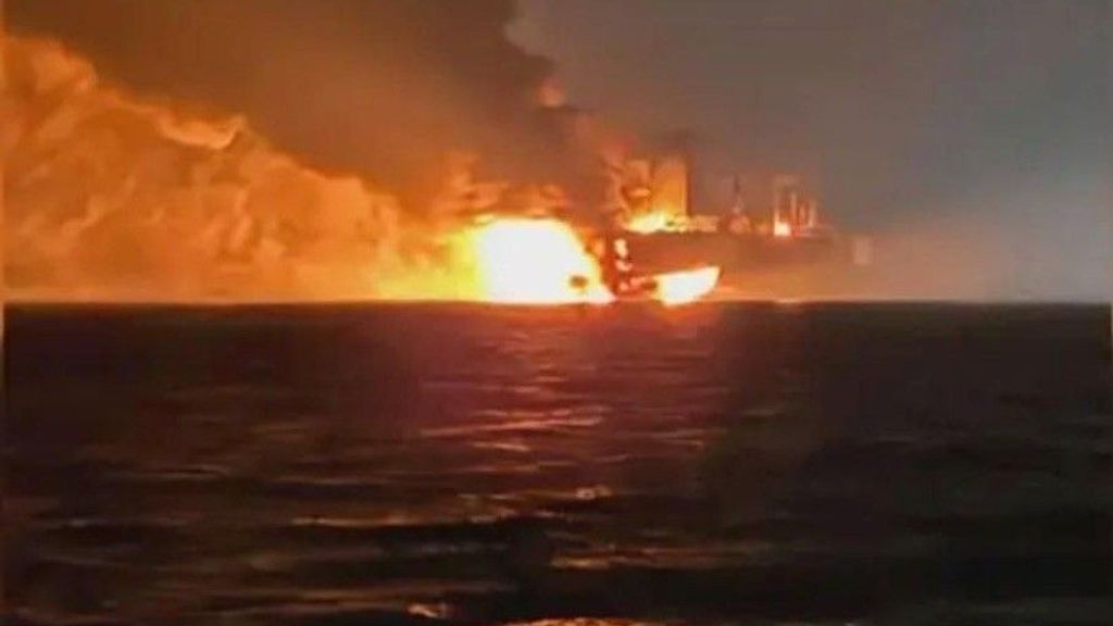 Aanvallen op Kyiv, olietankers op Zwarte Zee in brand