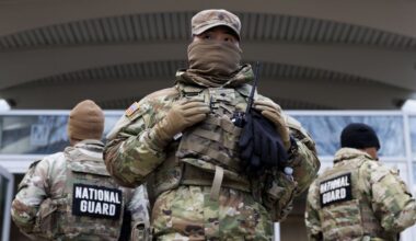 VS schort alle asielbeslissingen op na aanslag op Nationale Garde