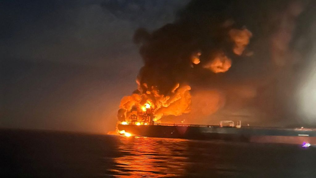 Aanvallen op woonwijk in Kyiv, olietankers Russische schaduwvloot in brand