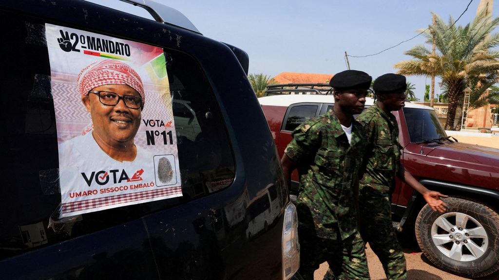 Afgezette president Embaló van Guinee-Bissau aangekomen in Senegal
