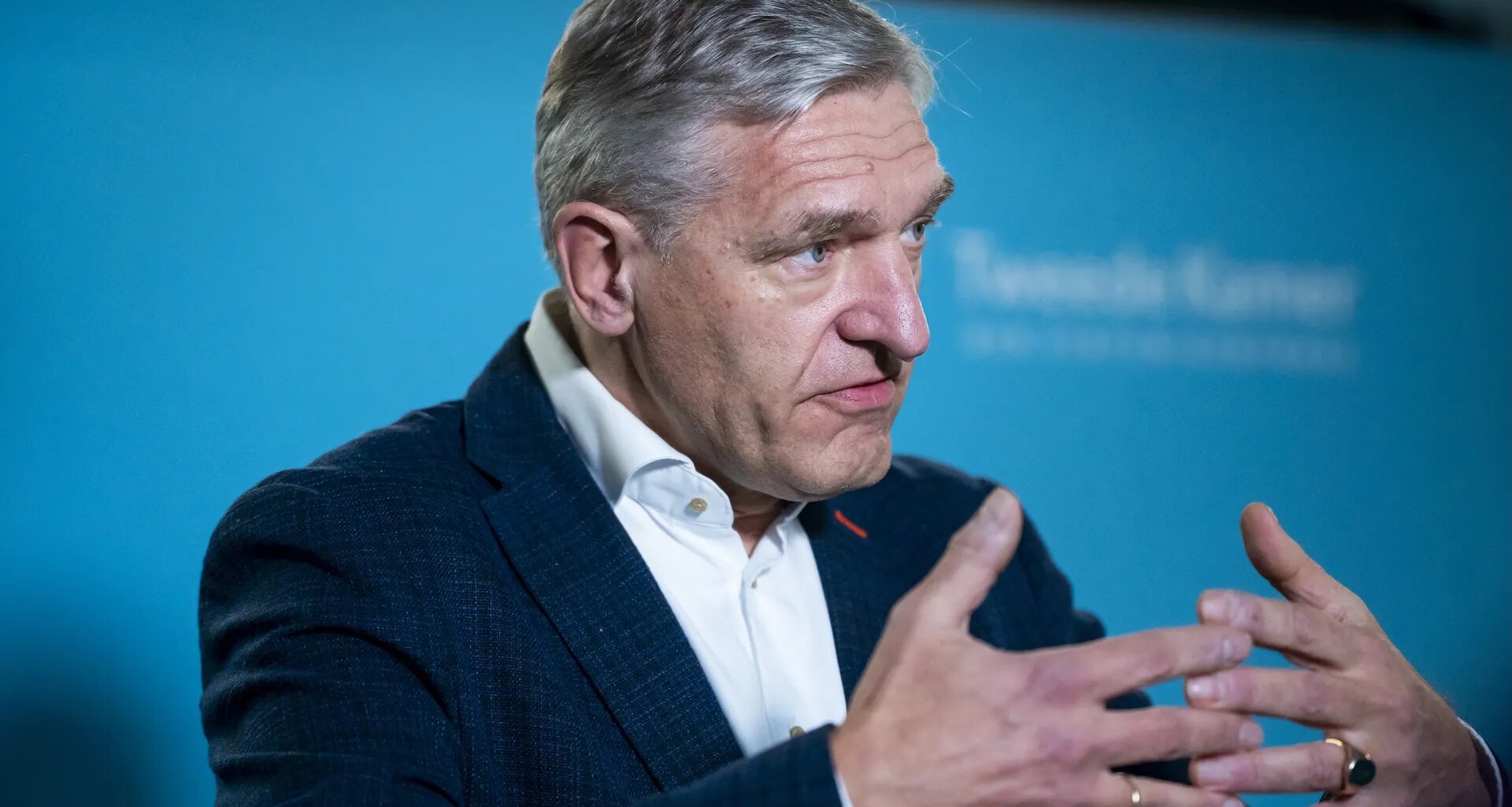 Buma zaait verwarring over kabinet met/zonder GroenLinks-PvdA - Joop