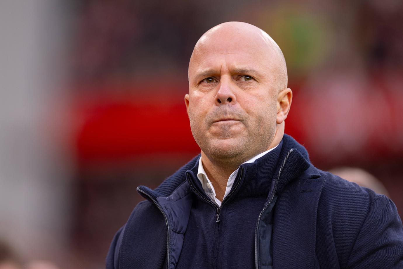 Engeland compleet geschokt door Liverpool-opstelling Arne Slot