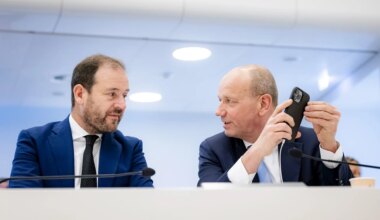 Asschers flutwerk kost de FNV tientallen duizenden euro’s per maand - Joop