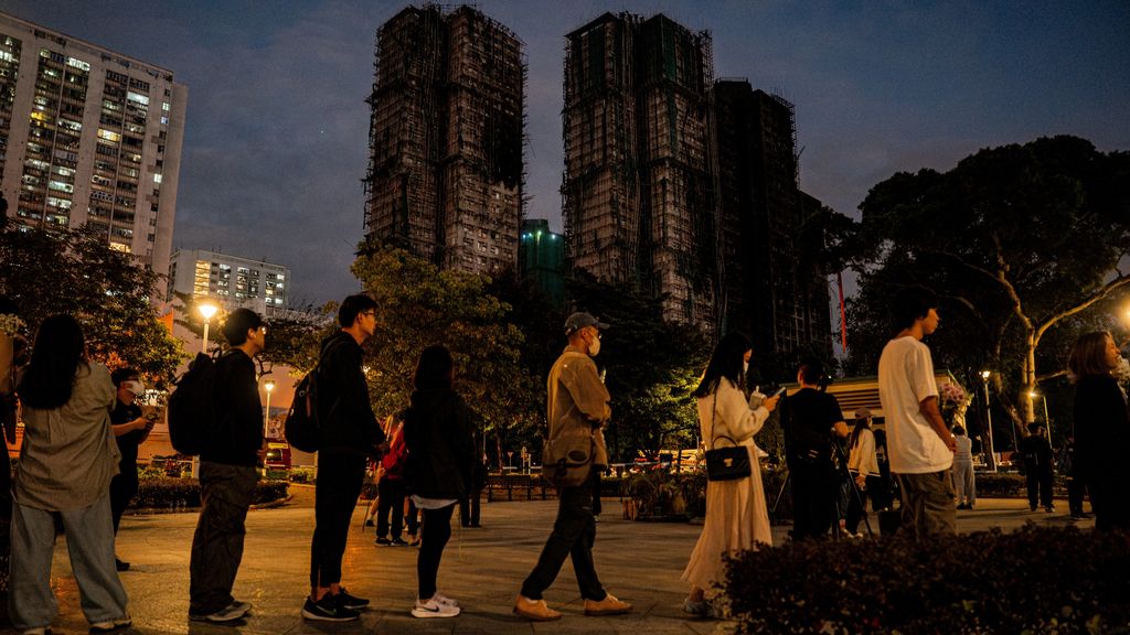 Nog ruim veertig vermisten na brand in woontorens Hongkong, dodental nu op 146