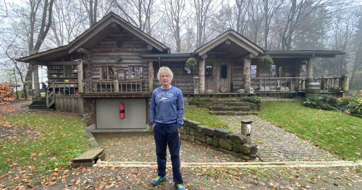 Bloed aan de paal: blokhut van trainer Gertjan Verbeek duikt op in Netflixhit