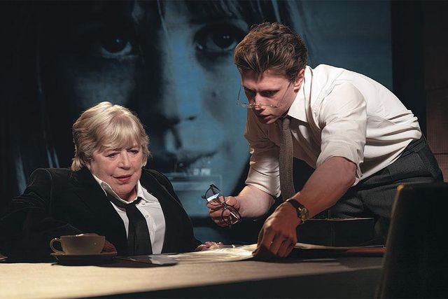 ‘Broken English’, de documentaire rond en met Marianne Faithfull (links).