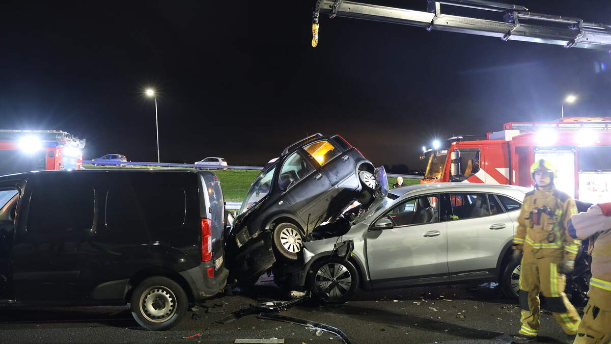 De ravage op de A4 is groot.