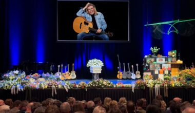 Kijk terug: afscheidsdienst van René Karst in De Tamboer