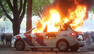 Politie toont nieuwe beelden van verdachten rellen Den Haag - Omroep West