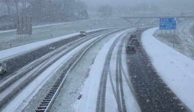 Wegen in Groningen kleuren wit, kans op winterse buien zondag groter