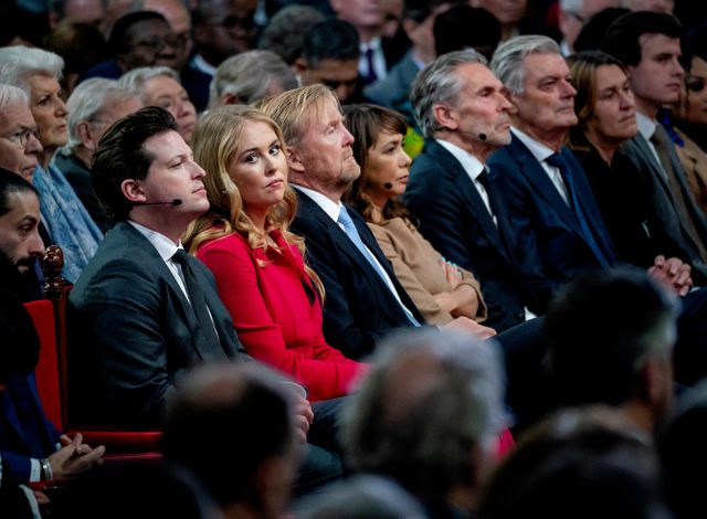 Thom van Campen, voorzitter van de Tweede Kamer, prinses Amalia, koning Willem-Alexander, Mei Li Vos, voorzitter Eerste Kamer, en demissionair premier Dick Schoof tijdens een Bijzondere Verenigde Vergadering in de Grote Kerk in Den Haag.