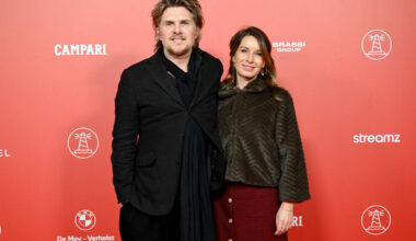 ‘Familie’-acteur Werner De Smedt na meer dan twee decennia uit elkaar met Julie: “We houden nog steeds van elkaar”