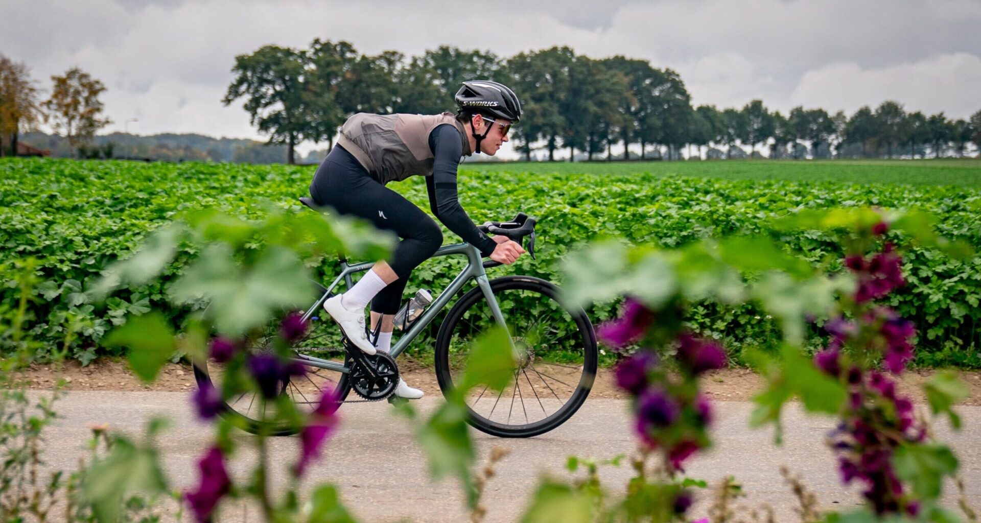 Review Specialized Aethos 2: Lichter & Comfortabeler Raceplezier