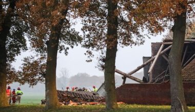 Dode en gewonde door instorten grote boerenschuur in Bellingwolde