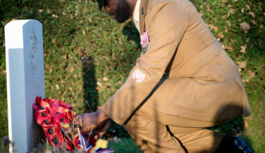 Stil moment van dankbaarheid op de Britse Begraafplaats in Nederweert