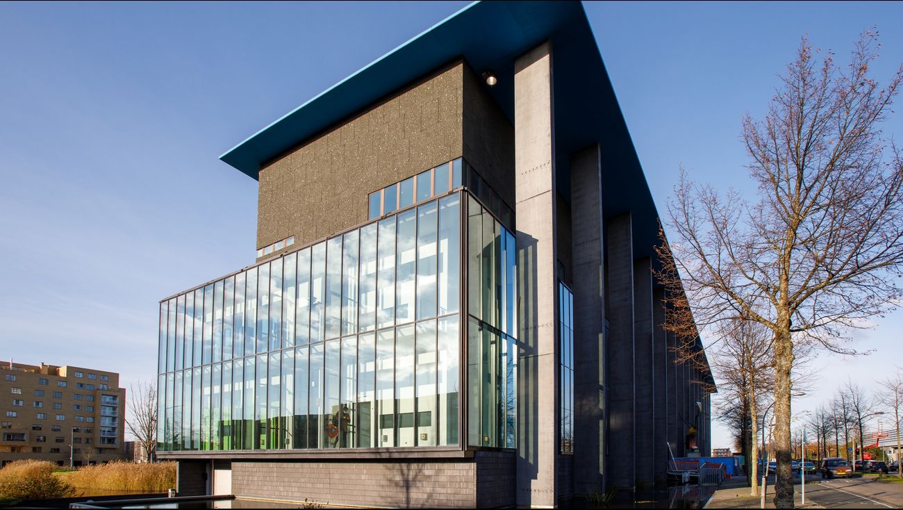 Omroep Flevoland - Nieuws - Docent krijgt zes jaar cel voor misbruik minderjarige leerlinge in Almere