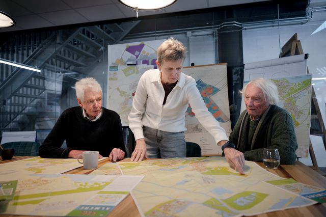 Vlnr: Brans Stassen, Dimphy Aarts en Christian Zalm, de ‘peetouders’ van Almere.