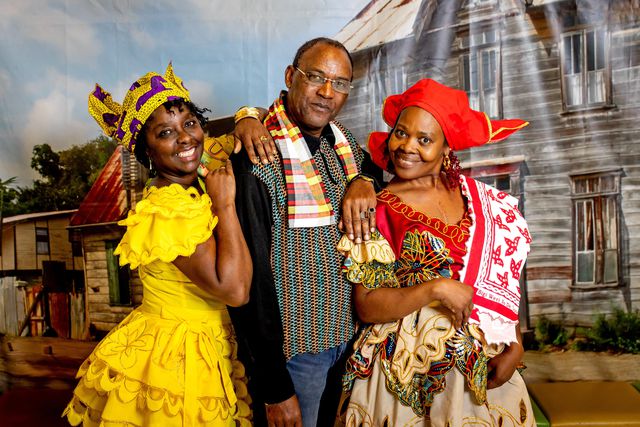 Vanaf links: Claire Cornet (56), Kinna Alyany (69) en Rosita Boldewijn (58).