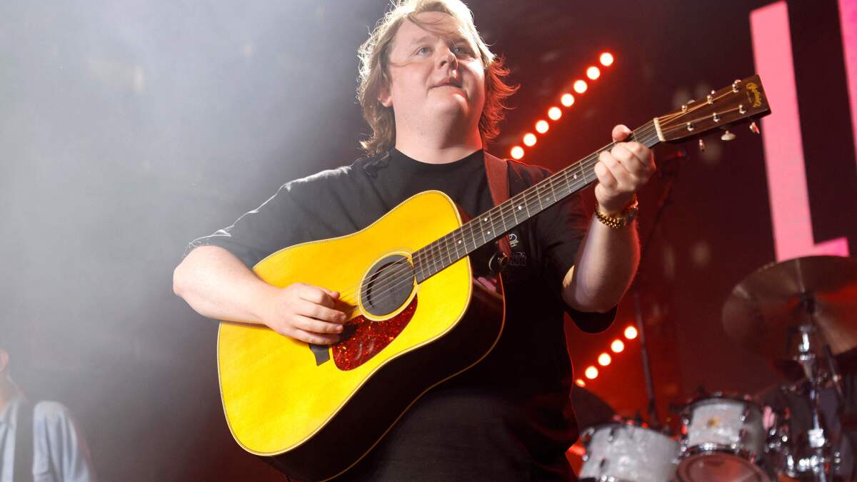 De Schotse singer-songwriter Lewis Capaldi is volgend jaar een van de trekkers van Rock Werchter.