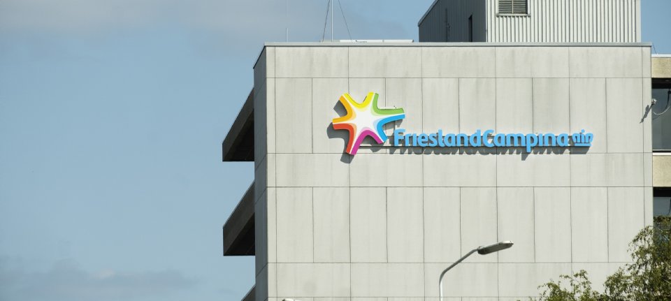 Demonstranten blokkeren zuivelfabrieken van FrieslandCampina