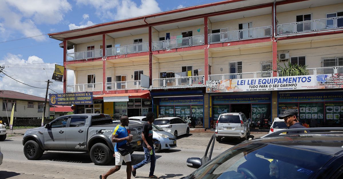 Een halve eeuw na de onafhankelijkheid vindt Suriname langzaam zijn plek op het continent